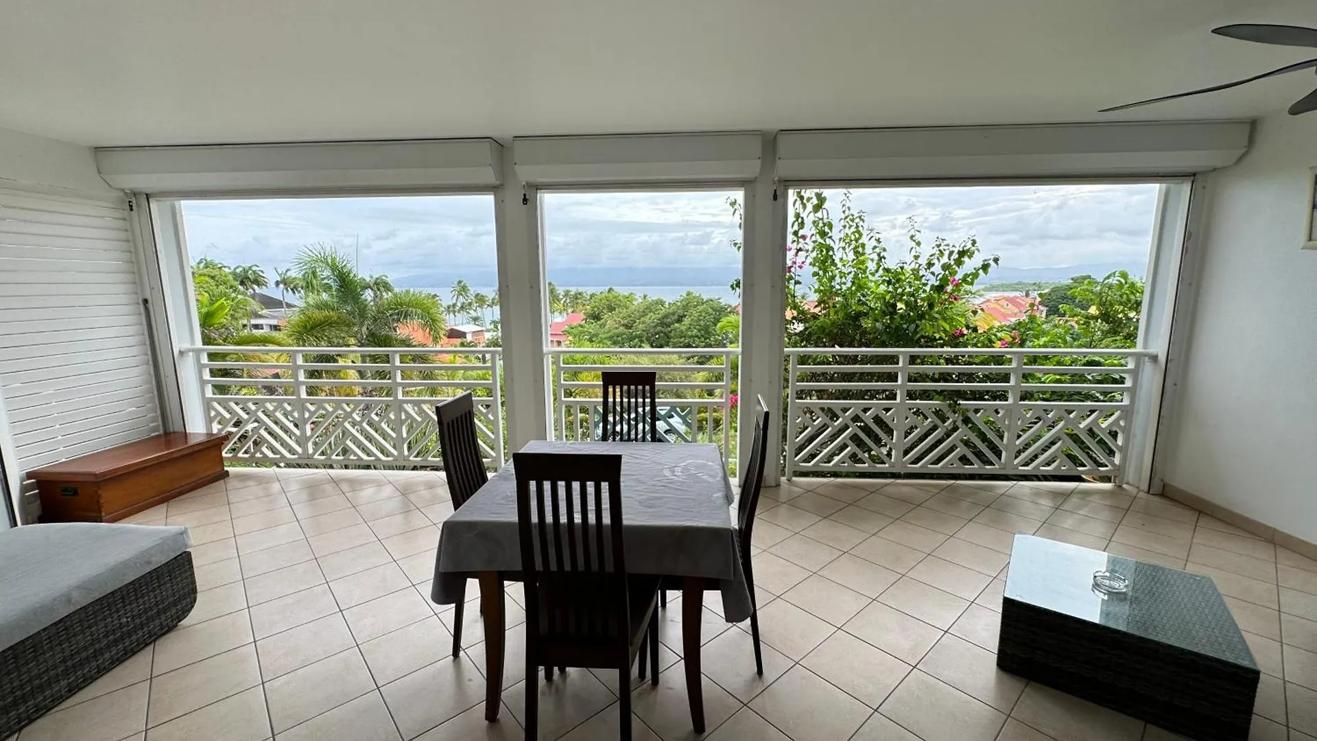 Apartment Charmant Studio Vue Mer Imprenable, Proche Plage Le Gosier